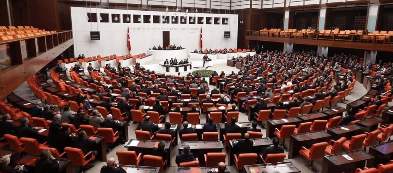 Σύσσωμη η τουρκική αντιπολίτευση κατά των ΗΠΑ μετά τις κυρώσεις: «Επέμβαση σε κυριαρχική μας υπόθεση»